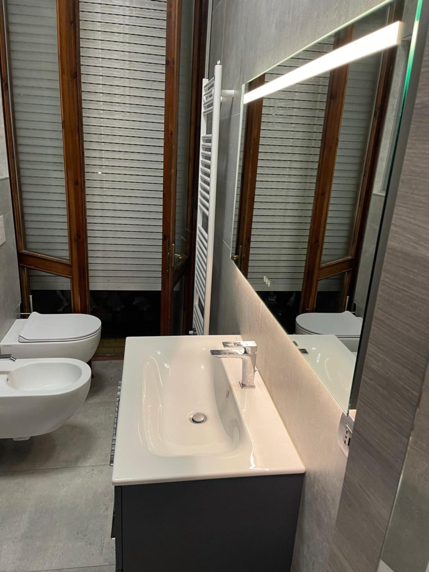 Bilocale Zona Navigli Apartman Milánó Kültér fotó